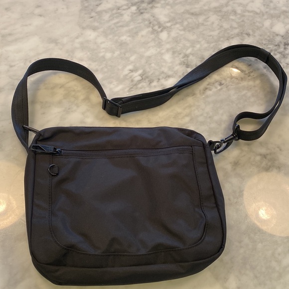 Target Anti Theft Bag - Picture 2 of 8